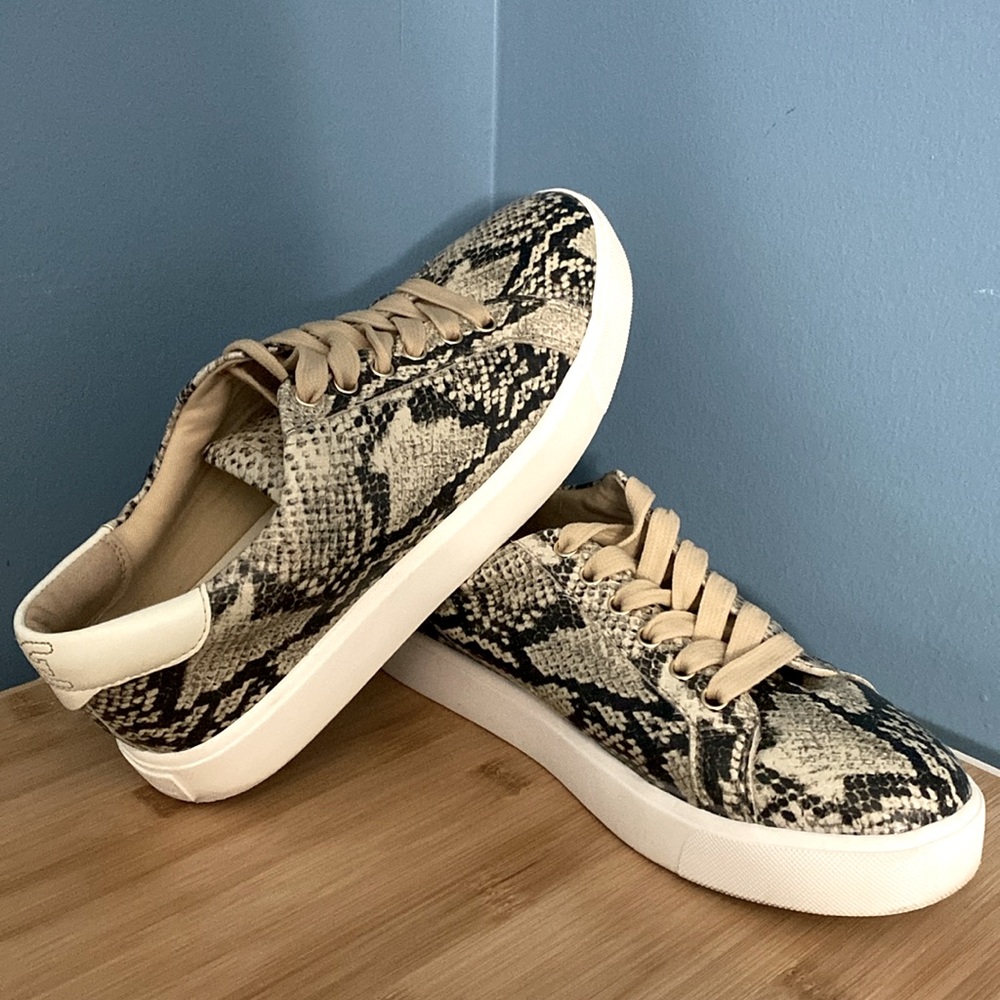 Sam Edelman Snake Print Sneakers 8.5
